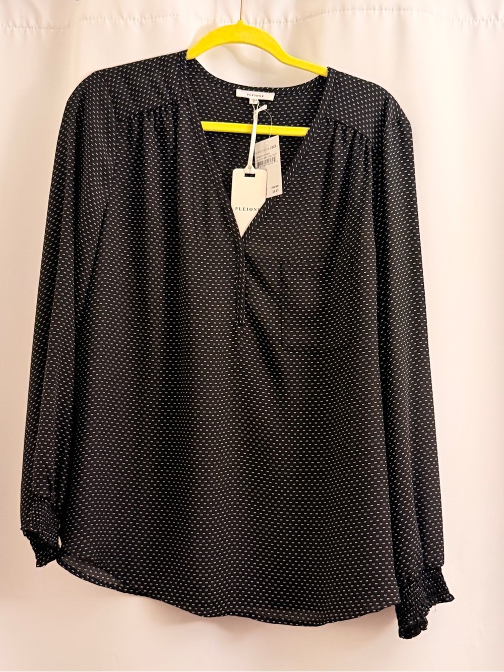Pleione Black with White Dot V-Neck Long Sleeve Blouse